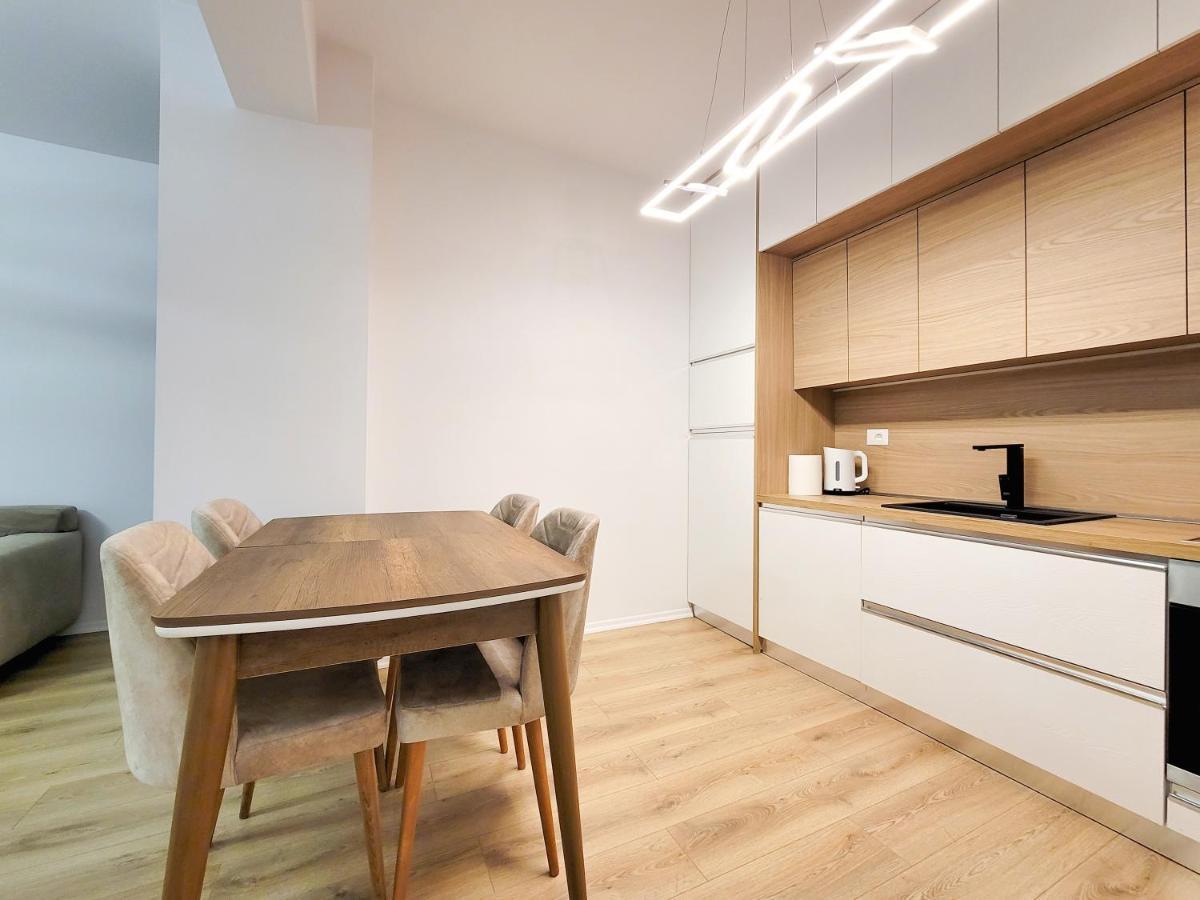 Urban Nest On Boulevard Тирана Экстерьер фото